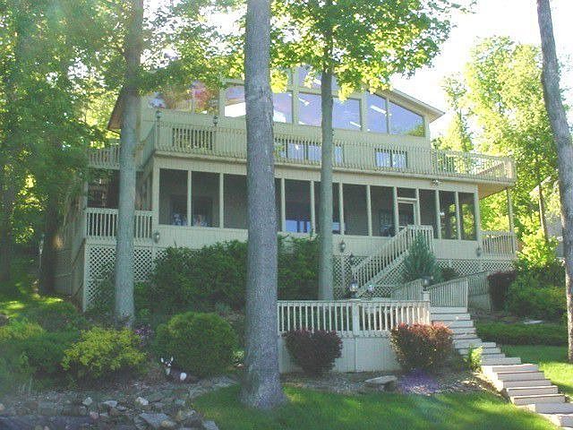 1st image of 851 Kingsway Cir