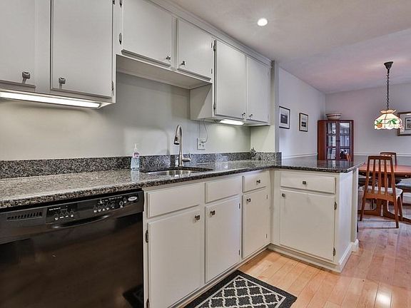 5th image of 1100 Salem St APT 32