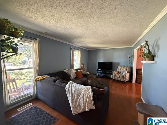 4th image of 804 Creekview Dr