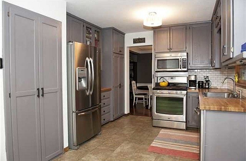 2nd image of 2009 66th St