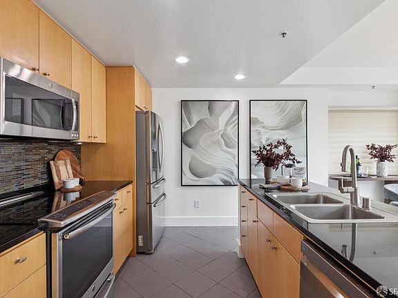 2nd image of 1388 Gough St APT 407