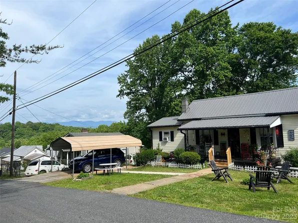 165 School St, Marion, NC 28752