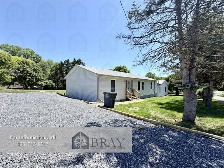 307 Honeysuckle Dr — Photo 2