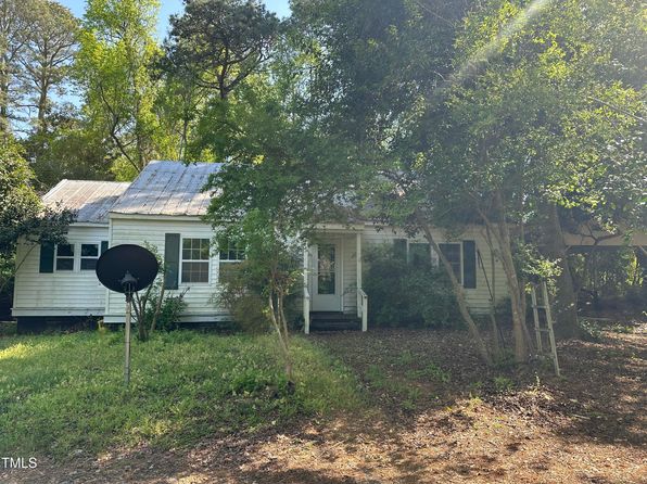 529 Sunset Dr, Fuquay Varina, NC 27526
