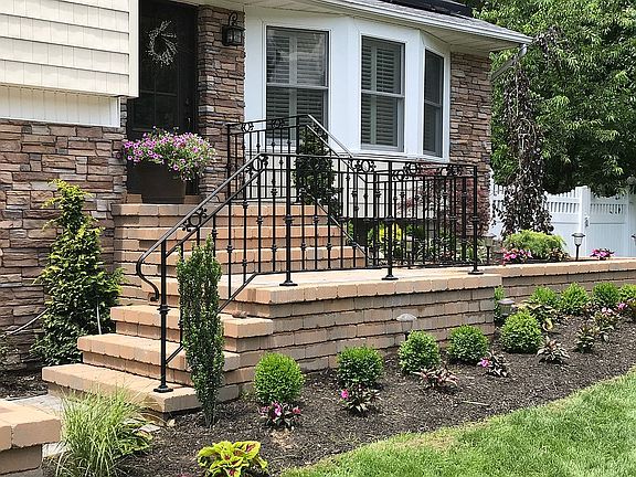 3rd image of 114 Joanne Dr