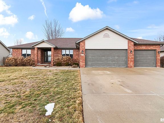 3rd image of 5217 Manhattan Dr