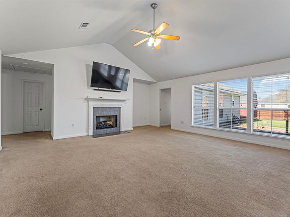 4th image of 23867 Southpoint Dr