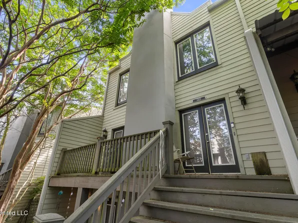 1313 Roxbury Ct, Jackson, MS 39211