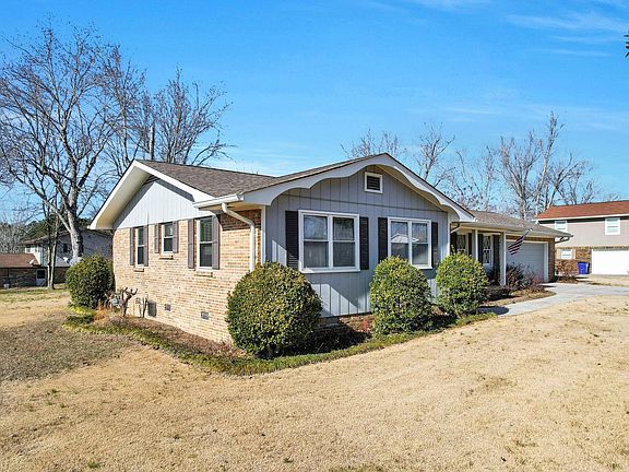 3rd image of 2455 Tam O Shanter Dr NW