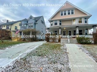 1224 W Clifton Blvd, Lakewood, OH