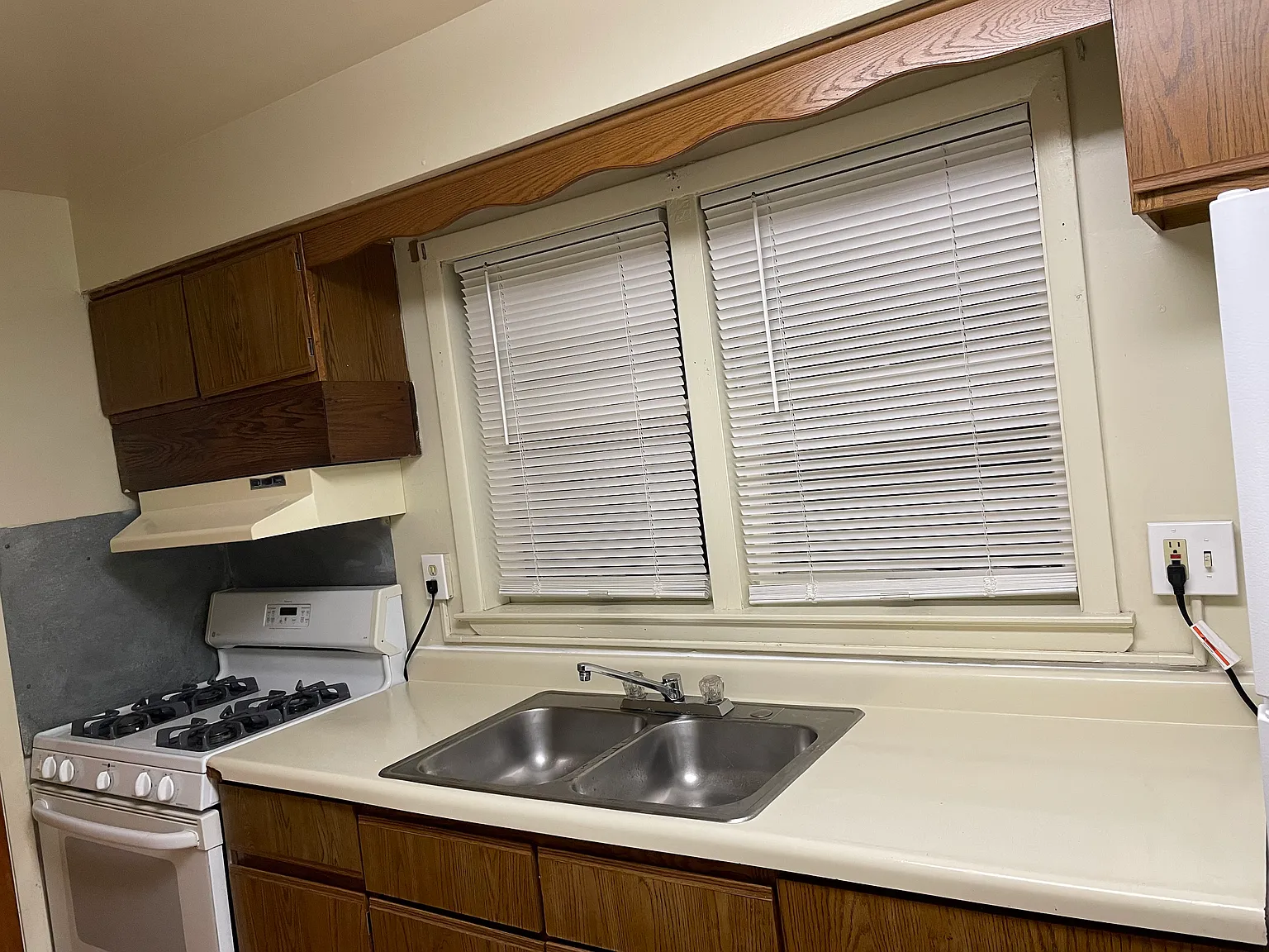 2 bed, 1.5 bath, 900 sqft, $1,495 — Photo 3