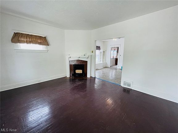 2nd image of 1278 E 115th St