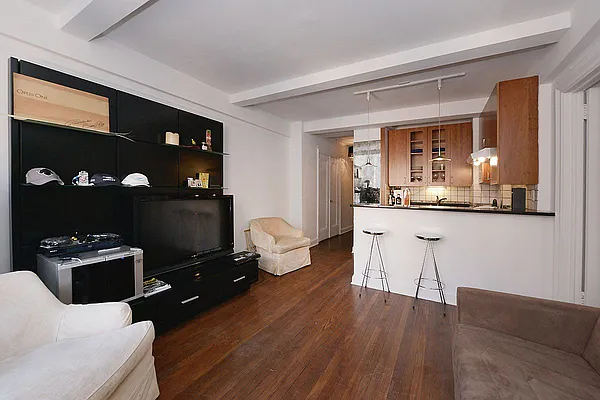 Rented by Nest Seekers International | media 26