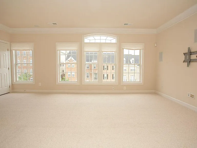 560 Odendhal Ave — Photo 7