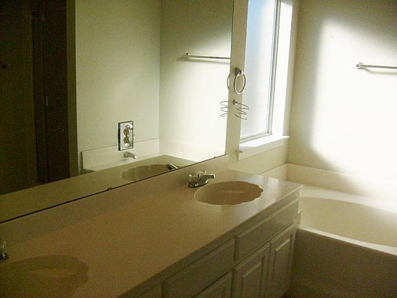 5th image of 109 Langley Ct