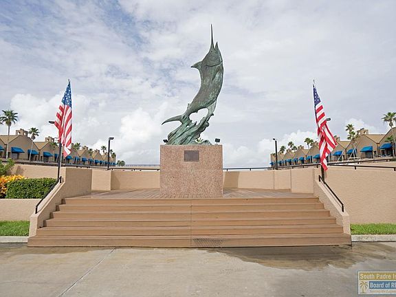 3rd image of 425 Padre Blvd #16