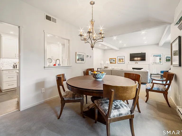 595 Heritage Vlg #B — Photo 8