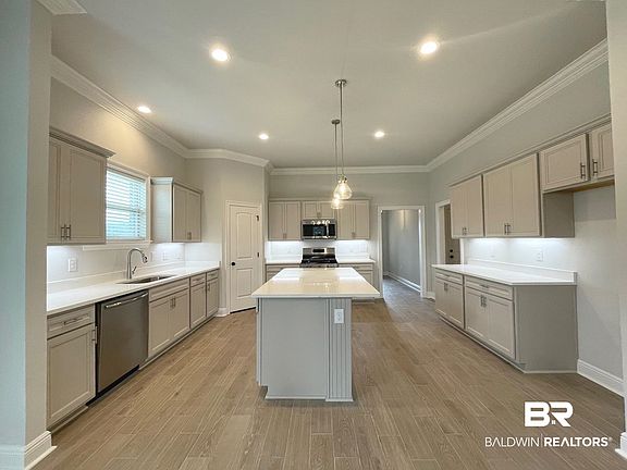 3rd image of 1642 Fenton Cir
