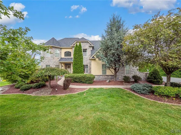245 E Dell Rd, Bath, PA 18014