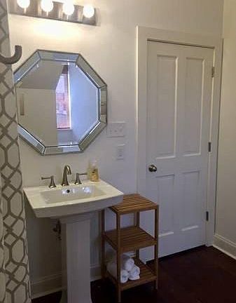 5th image of 812 Bourbon St #4