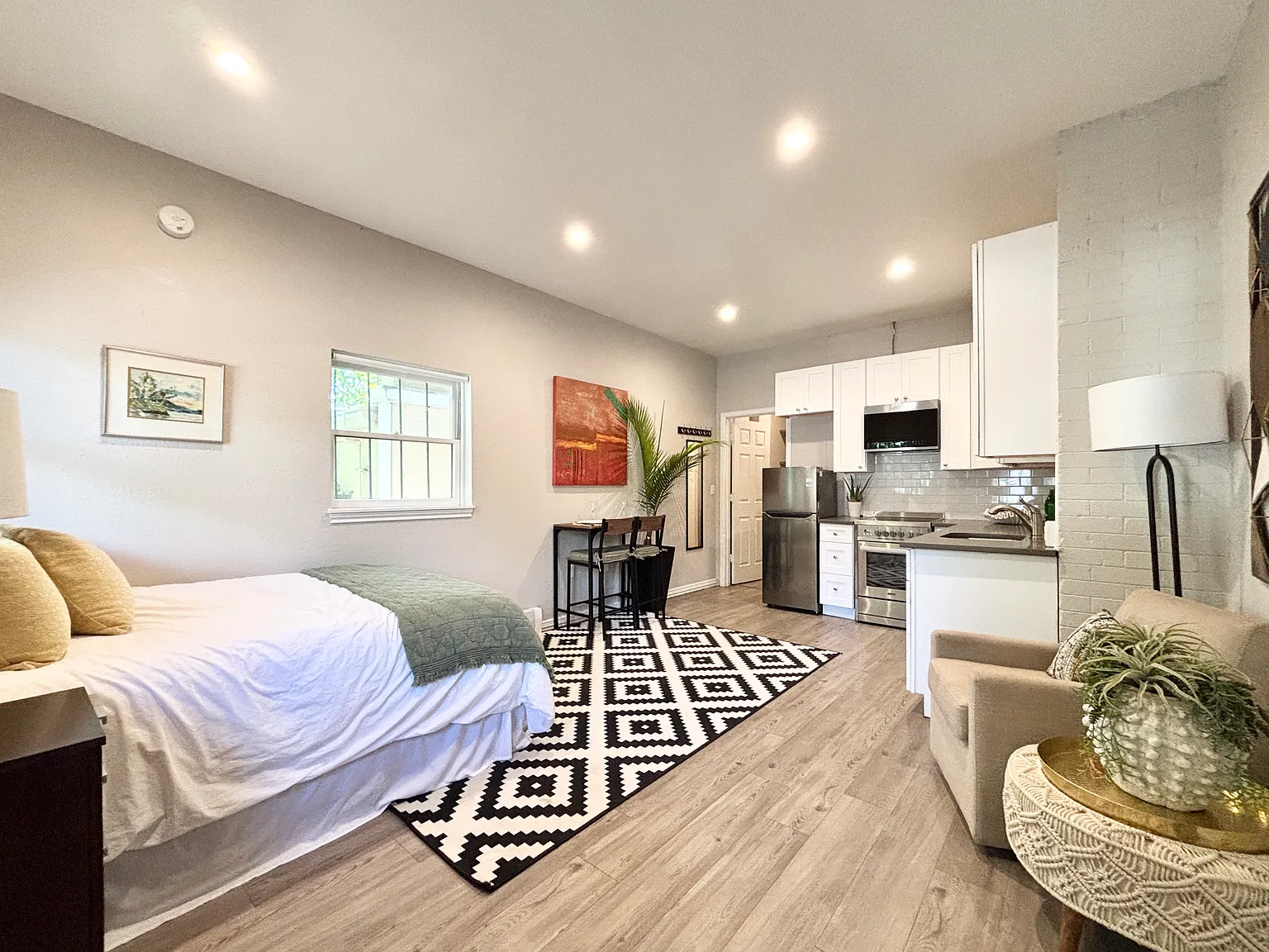 1 bed, $1,895 — Photo 2