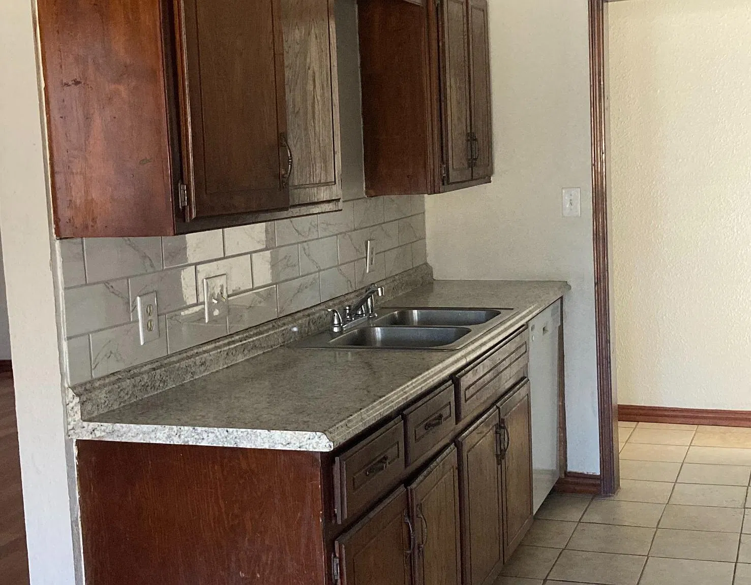 18 Oak Hollow Rd — Photo 2