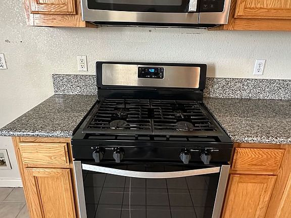 4th image of 3527 Griffith Dr