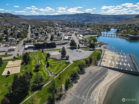 808 W Manson Highway UNIT A201, Chelan, WA 98816 | MLS #2210077 | Zillow