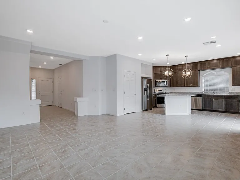 7821 Tomsburgh Ln — Photo 10