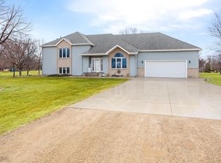 8112 Edward Dr, Wahpeton, ND 58075