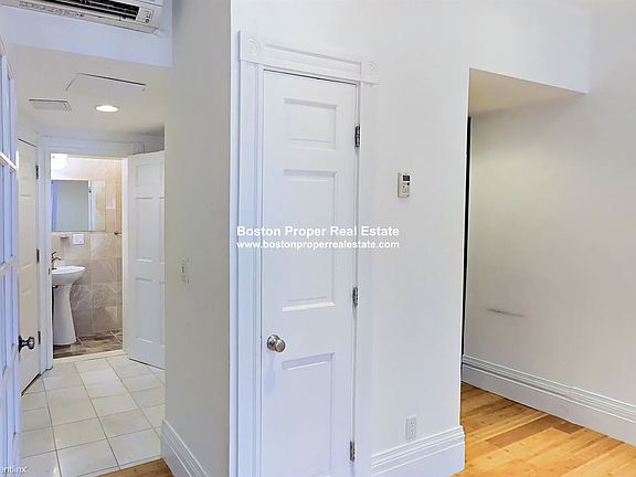 254 Newbury St. #3 Boston - Back Bay Unit Photo 5