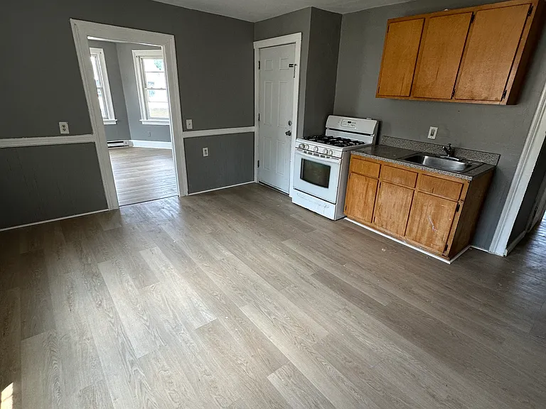 37 Silver St #3 — Photo 2