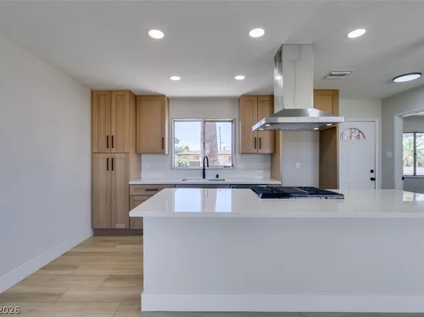 1016 Mezpah St, Las Vegas, NV 89106