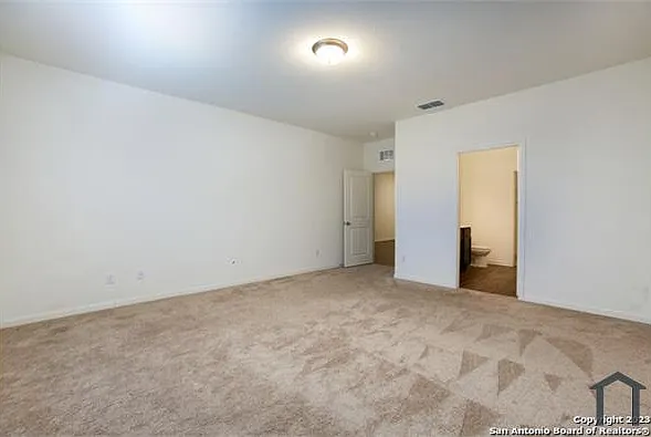 12530 Larissa — Photo 9