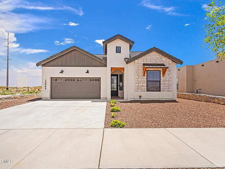 13992 Margaret Ponce Ave — Photo 1