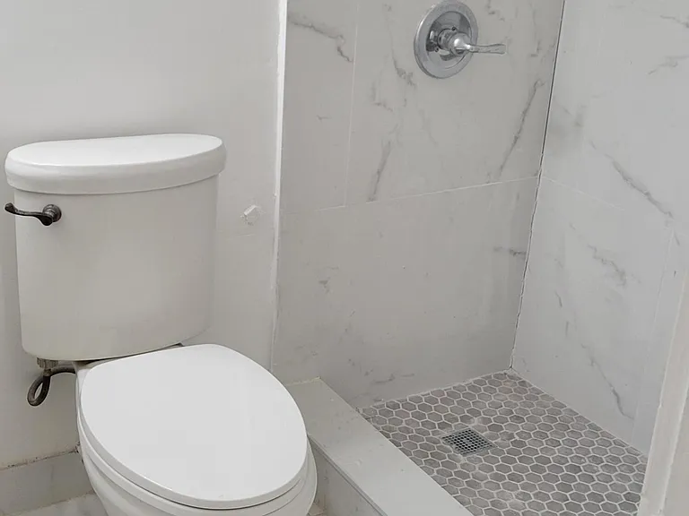 310 NW 16th Ave #1 — Photo 9