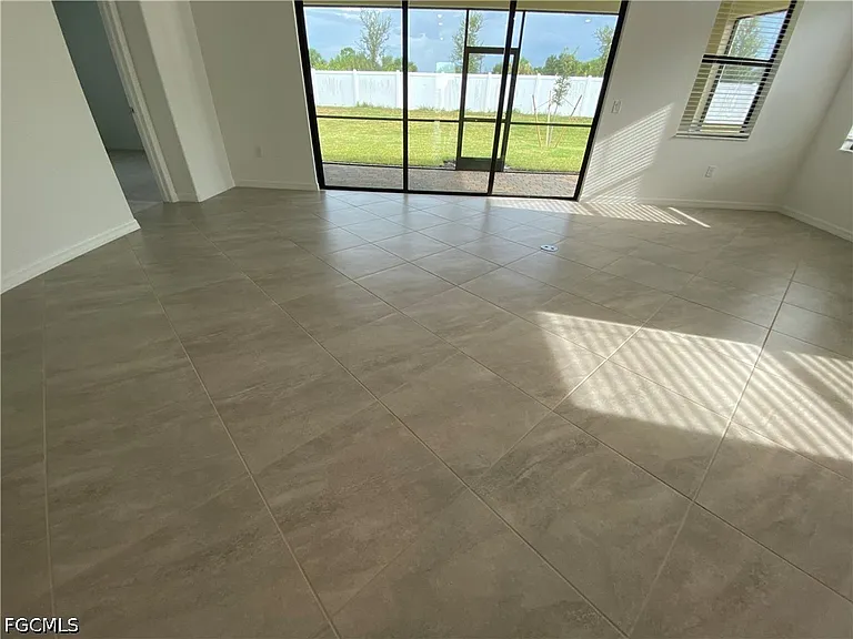 14662 Cantabria Dr — Photo 33
