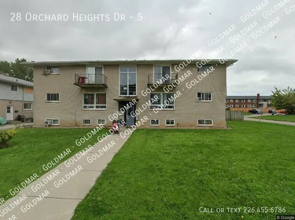 28 Orchard Heights Dr #5, Chatham Kent, ON N7M 3G6