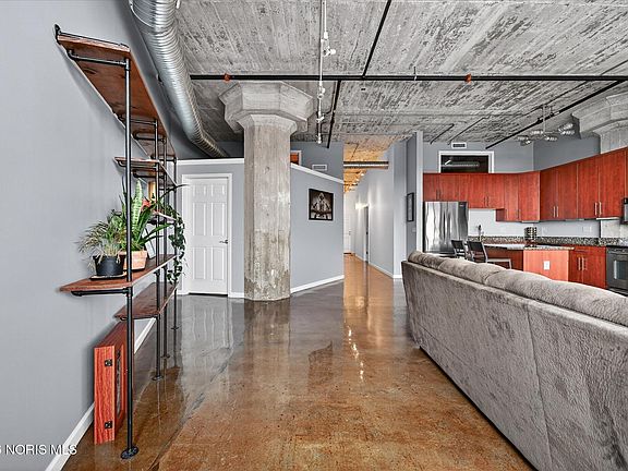 5th image of 745 Washington St APT 305
