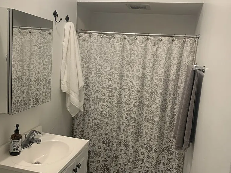 2858 N Mildred Ave #3 — Photo 9