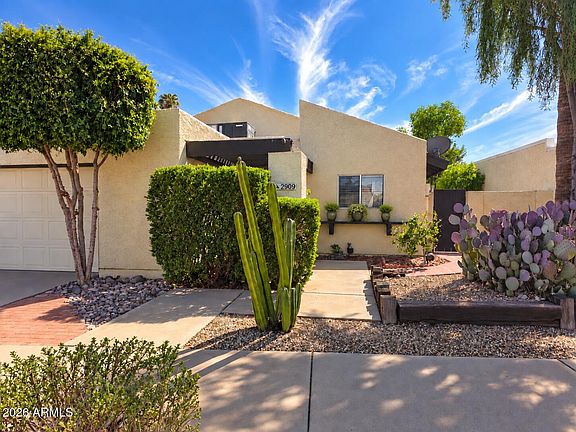 2nd image of 2909 W ALTADENA Avenue
