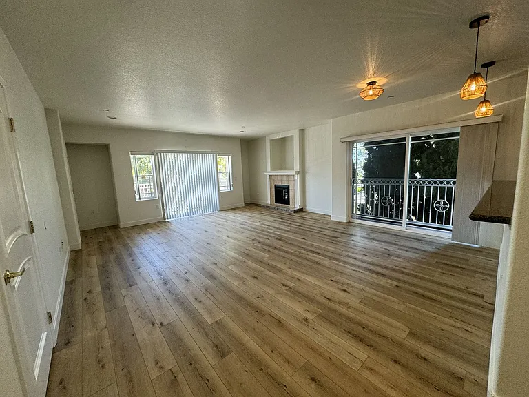 4077 Inglewood Blvd — Photo 3