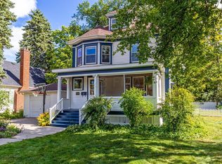 516 9th St S, Moorhead, MN 56560