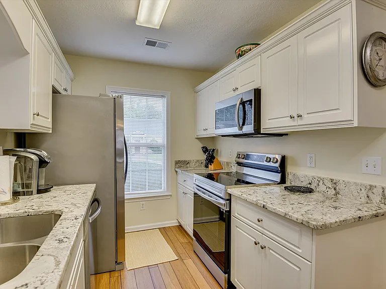 147 Portofino Ln SW — Photo 11