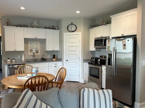 1652 Ashantilly Dr, Darien, GA 31305