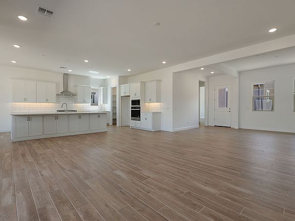3rd image of 44627 N 44th Dr