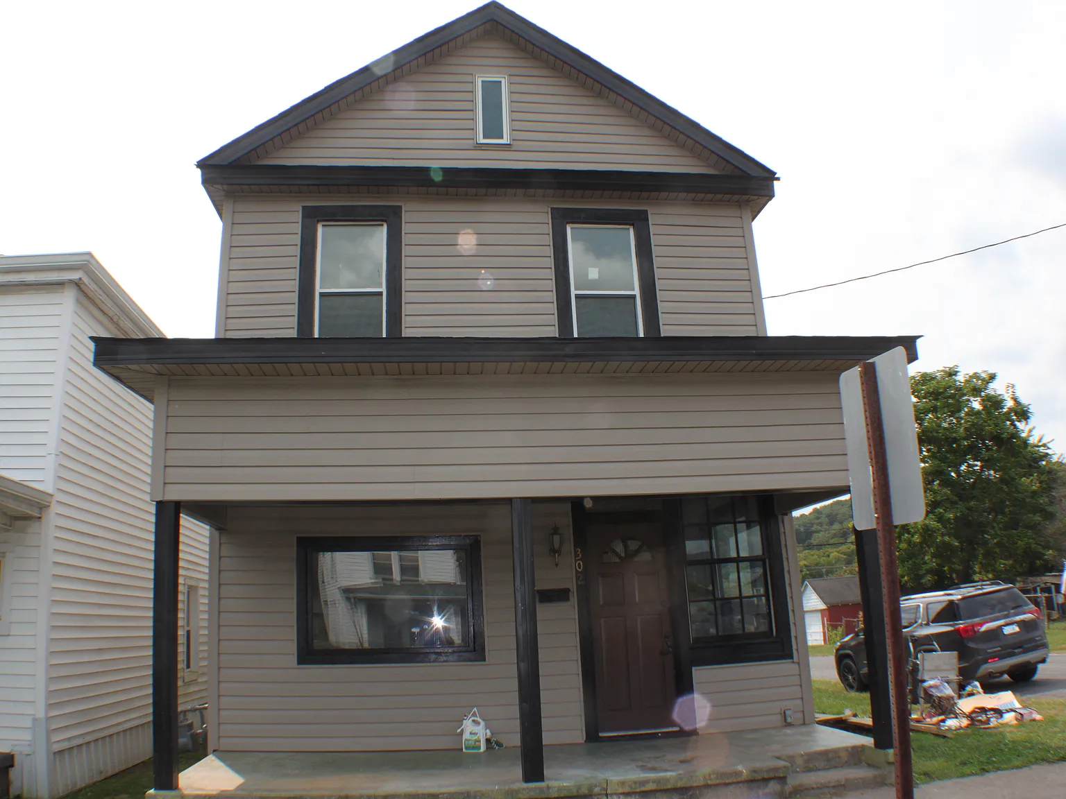 3 bed, 1296 sqft, $1,200 — Photo 1