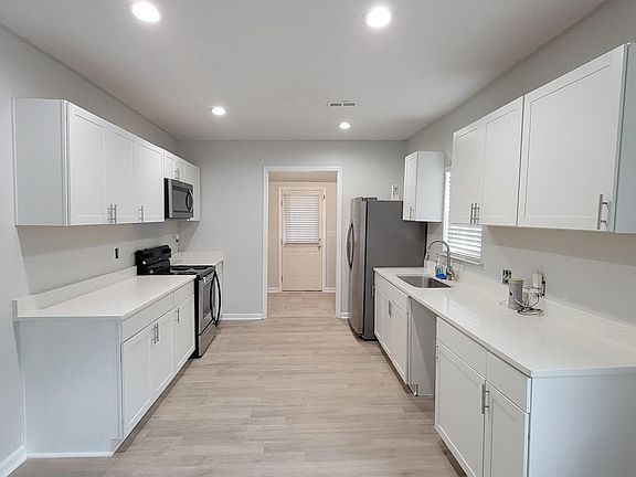 3rd image of 306 W Enterprise St