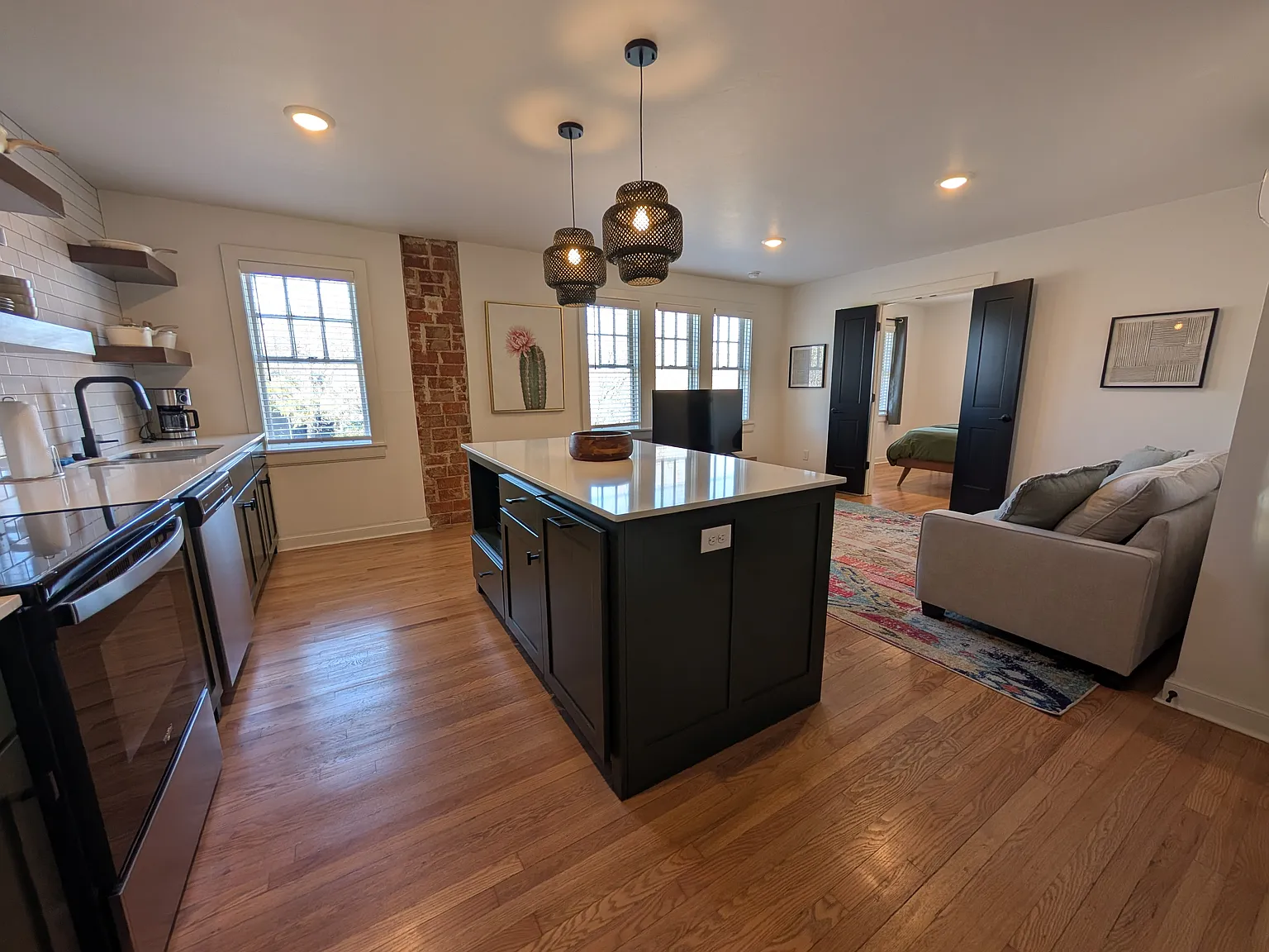 1 bed, 537 sqft, $1,300 — Photo 2