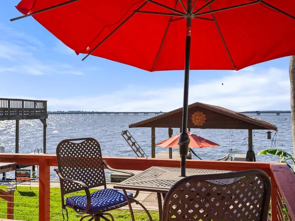 16402 Clear Water Cir, Montgomery, TX 77356